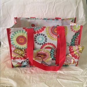 Thirty-one tote with pockets